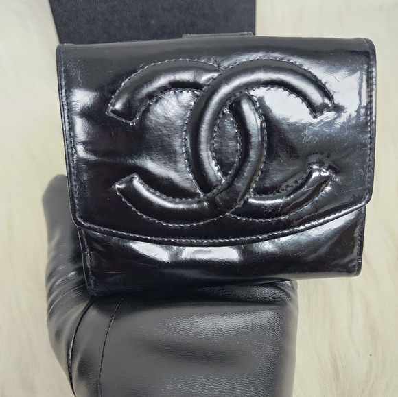 💯 % Authentic Vintage Chanel patent blanc Leather Wallet - Picture 11 of 17